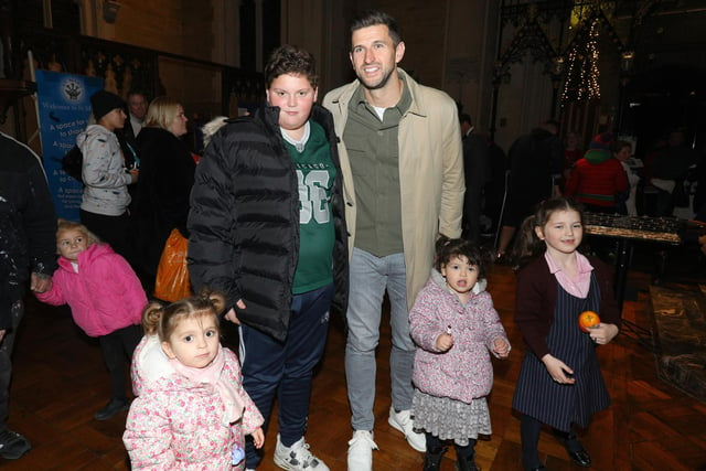 Portsmouth FC manager John Mousinho and fans. The News Carol Service, St Mary's Church, Fratton, Portsmouth
Picture: Chris Moorhouse (jpns 081223-77)