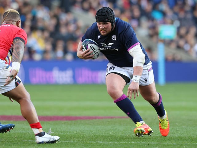Solid display from the Glasgow tighthead in his first Scotland outing since the Lions tour. Brought stability and experience. 7