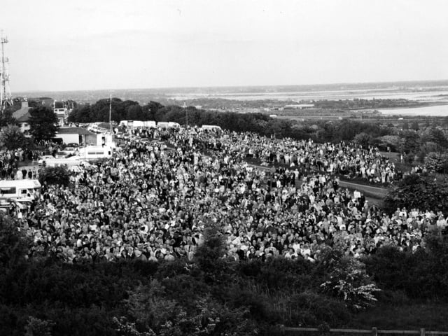 Crowds on Portsdown Hill for VE Day beacon lighting in 1995. The News PP4284