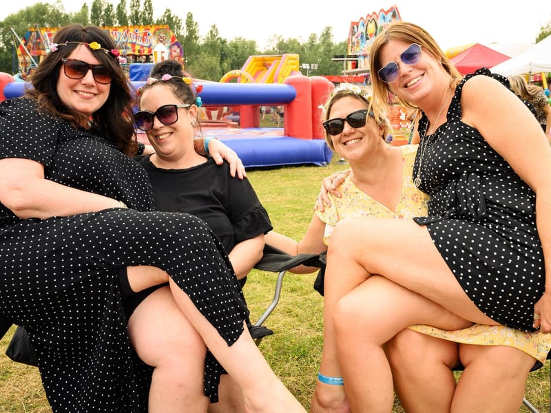 Sharon, Laura, Tracey and Jo enjoying Swanfest (170621-66)
