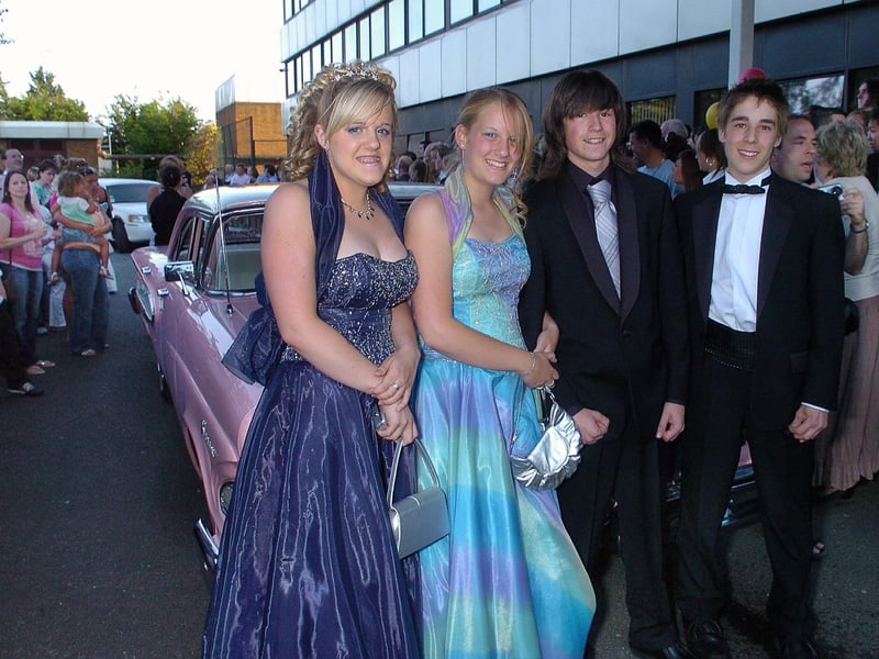 Robyn Stanley, Alex Peart, Stephen Baumgartner and Ollie Coote arriving for Springfield Specialist Technology College's Year 11 Leavers Prom, held at the Marriott Hotel in June 2006. Picture: (062869-0068)