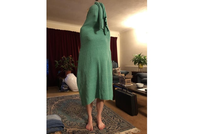 "Adult size. Nice and cosy."