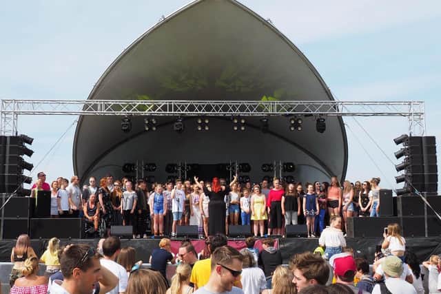 Amba and UVG at Victorious Festival. Picture: Steve Spurgin Photography
