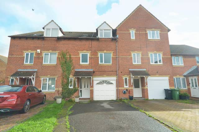 Holcot Lane, Anchorage Park. 4 bedroom house with off- road parking. £360,000