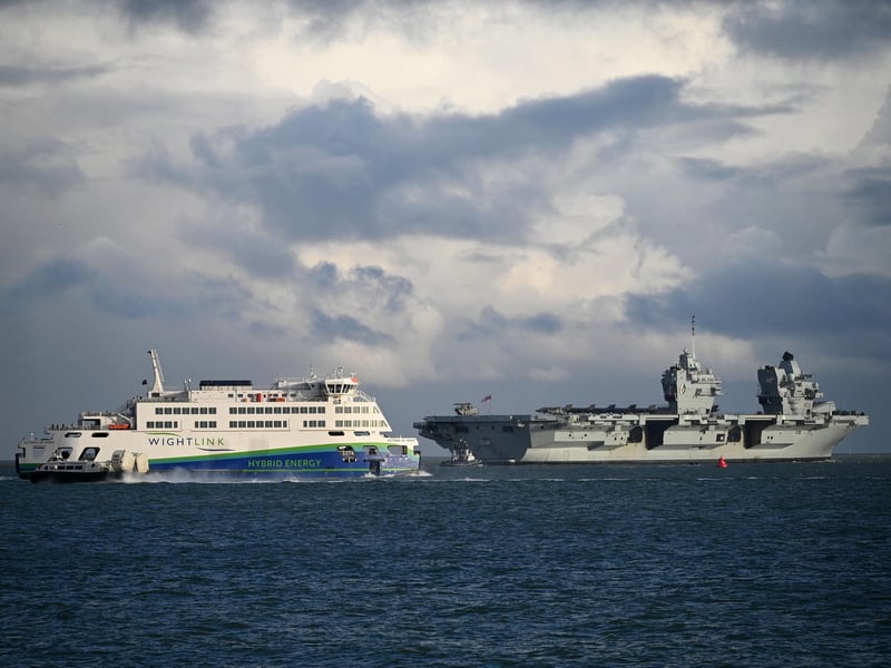 HMS Queen Elizabeth leaves Portsmouth.