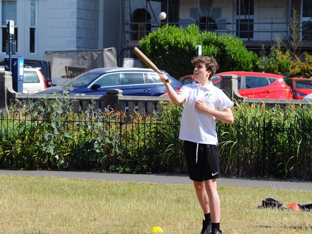 Year 10 playing rounders (150623-8438)