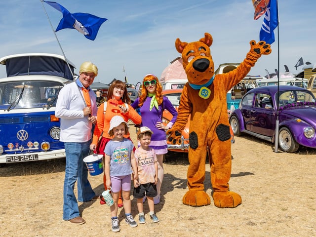 Beach Dubbin' 2026   Pictured: Children posing with a dream Team Portsmouth at Beach Dubbin