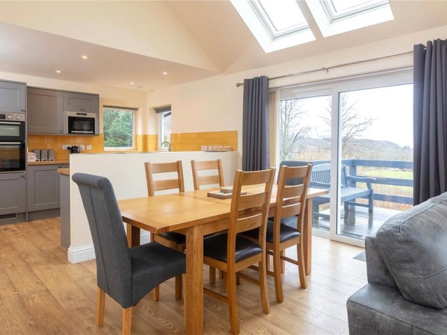 Cottage - dining area.