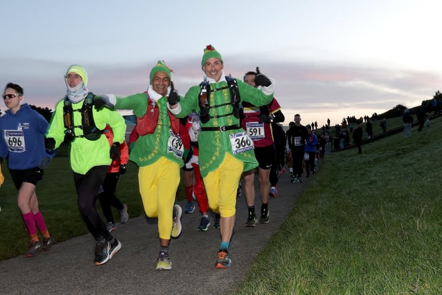 A number of runners dressed up in festive outfits to take on the challenge. Picture: Chris  Moorhouse (221224-11)