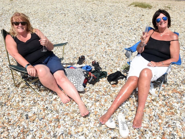 Emma Tomlinson and her friend Sue Charlton.
(170622-60)