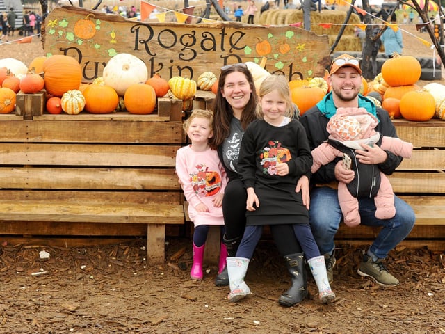Pictured is: (l-r) Iona Lawson (3), Savannah Blanks, Isla Lawson (6), Ryan Copson and Bella Copson from Four Marks.
Picture: Sarah Standing (251023-2142)
