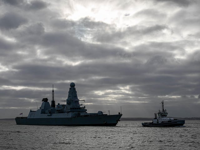HMS Duncan Homecoming on Friday 22nd December 2023Pictured: HMS Duncan entering Portsmouth Harbour on Friday 22nd December 2023Picture: Habibur Rahman