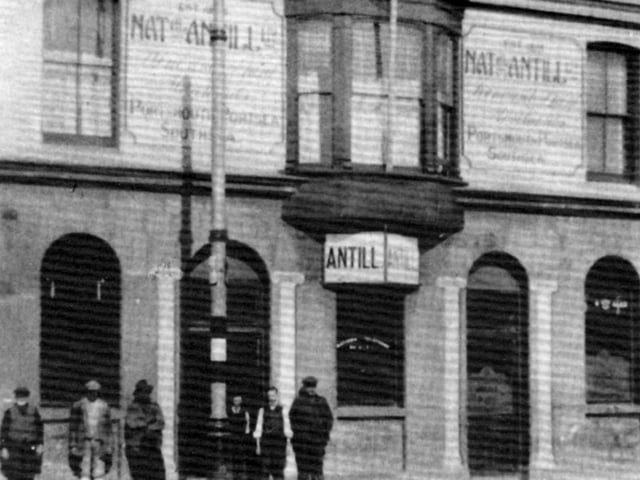 The Old Blue Posts, Broad Street, Old Portsmouth, about 1900