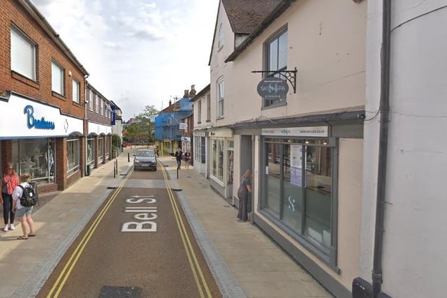 Suan Thai Restaurant, Tee Court, Romsey, has been awarded the Blue Ribbon for Delicious Dishes.