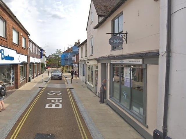 Suan Thai Restaurant, Tee Court, Romsey, has been awarded the Blue Ribbon for Delicious Dishes.