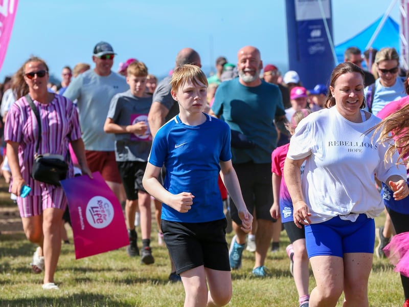 Race For Life Pretty Muddy, Southsea CommonPicture: Chris  Moorhouse (290624-028)