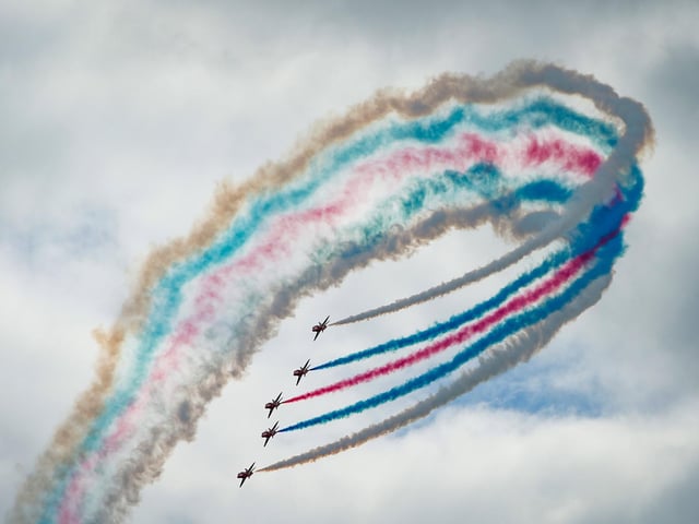 Red Arrows. Portsmouth's Armed Forces Day, Southsea CommonPicture: Chris  Moorhouse (080624-57)
