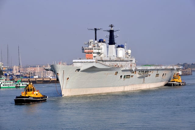 HMS Invincible leaves Portsmouth for the final time en route to Turkey