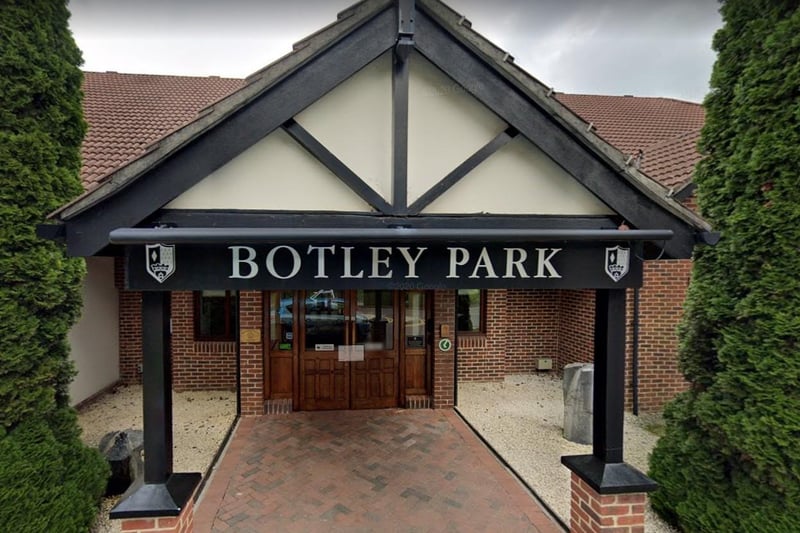 Winchester Road, Boorley Green, Southampton, SO32 2UA
Botley Park Hotel and Spa is located right in the heart of Hampshire and it is one of the finest four-star hotels in Southampton. The hotel has a luxury spa and offers spa packages to make the most out of your relaxation time. Half-day spa days include the 'morning revive' package which consists of a 25-minute Elemis treatment and full use of the spa before a two-course meal at their Winchester restaurant. Spa packages start from £65.
Picture: Googlemaps