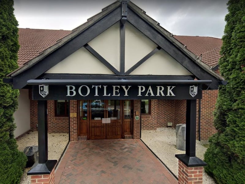Winchester Road, Boorley Green, Southampton, SO32 2UA
Botley Park Hotel and Spa is located right in the heart of Hampshire and it is one of the finest four-star hotels in Southampton. The hotel has a luxury spa and offers spa packages to make the most out of your relaxation time. Half-day spa days include the 'morning revive' package which consists of a 25-minute Elemis treatment and full use of the spa before a two-course meal at their Winchester restaurant. Spa packages start from £65.
Picture: Googlemaps