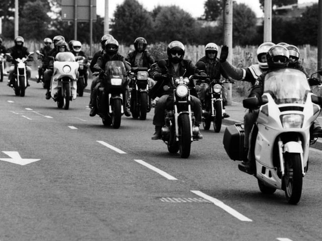 The motorbike convoy riding from Portsdown Hill in July 1994. The News PP3770