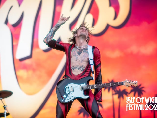 Prodigy and The Streets shone on the Main Stage, while Johnny Marr and The Pretenders rocked the Big Top. The Isle of Wight Festival Day 2 saw festival goers revelling in the sun.