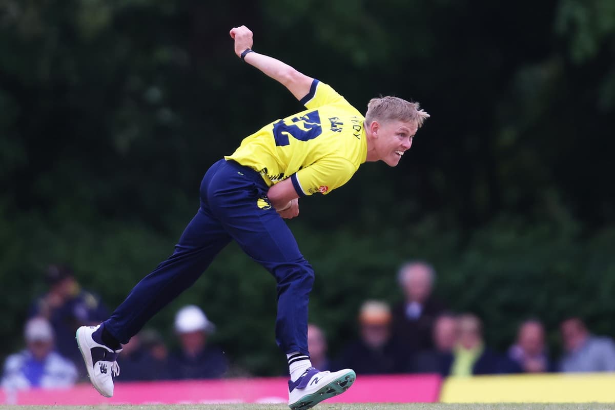 Nathan Ellis stars at the death as Hampshire Hawks condemn Somerset to their first Vitality Blast loss of 2023