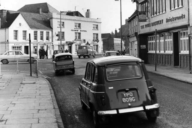 High Street, Emsworth, with the Town Brewery and Crown Hotel, 1971. Picture: The News PP5694