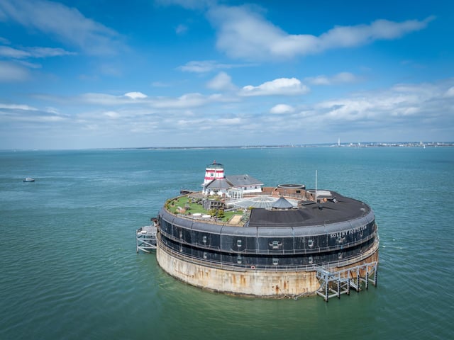 The fort also comes equipped with bars and restaurants accommodating up to 200 guests, a traditional English pub and even a nightclub.