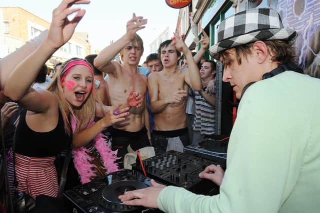 Love Albert Road day 2009, Thousands attend the event - DJ Matt Handy raves it up.
Picture: Paul Jacobs. (093449-47)