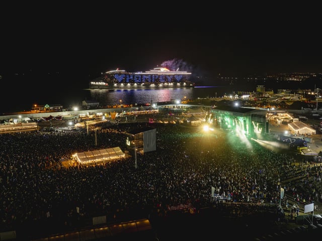 Victorious Festival got off to a brilliant start with a range of wonderful performances from the likes of Fatboy Slim, Louis Tomlinson, Jess Glynne, Snow Patrol and Maximo Park.Pictured: Fatboy Slim Picture: Victorious Festival/Strong Island