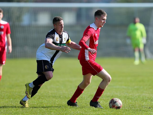 Horndean (red) v Bemerton. Picture: Chris Moorhouse