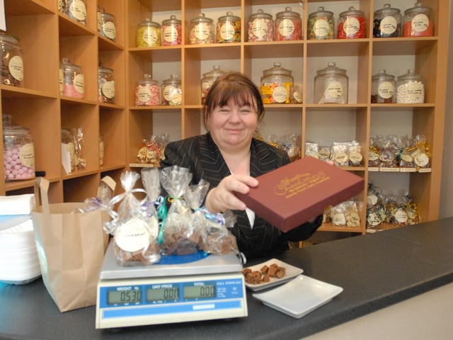 Back to 2006 for this view of Simply Chocolate in Whitburn.