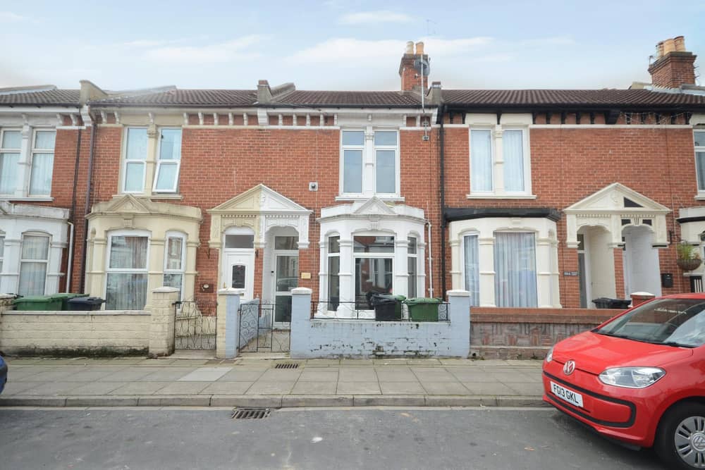 Queens Road, Portsmouth. Three bedroom, ideal FTB property. £275,000.