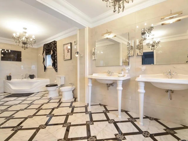 Inside the five bed detached house for sale in Portsdown Hill Road for £2.5m 


Photo credit: Zoopla