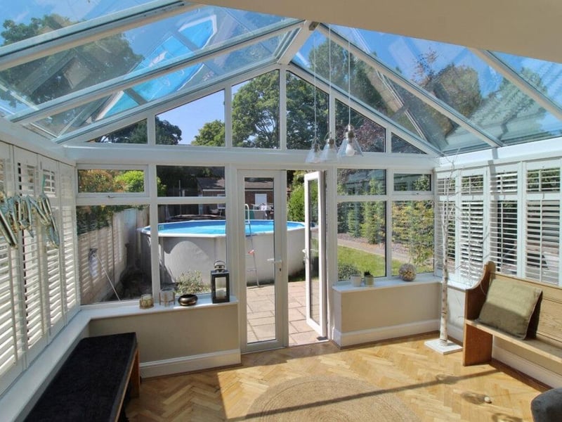 It is presented in a modern and contemporary way and the new buyer could move in straight away.