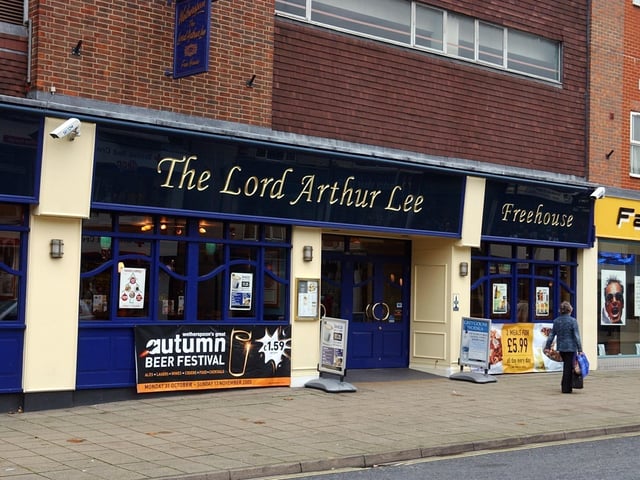 The Lord Arthur Lee at 100–108 West Street in Fareham.