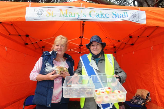 (l-r) Lorraine Drinkwater and Vanessa Busfield selling some delicious cakes. Picture: Sarah Standing (020522-3249)