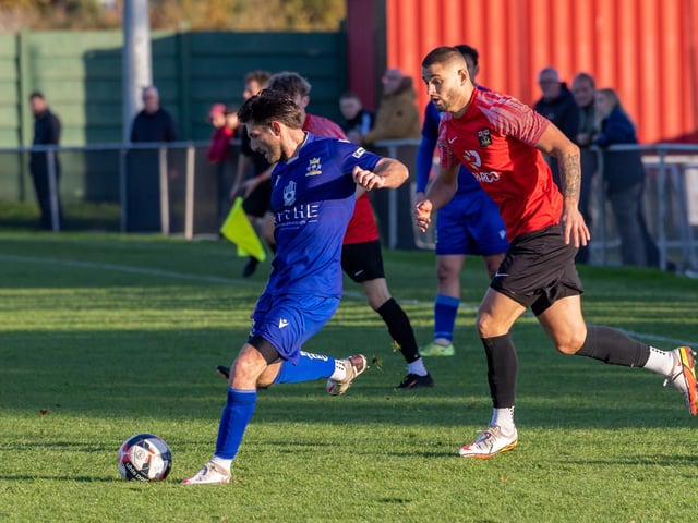 Fareham (red) v Baffins Milton Rovers. Picture: Mike Cooter
