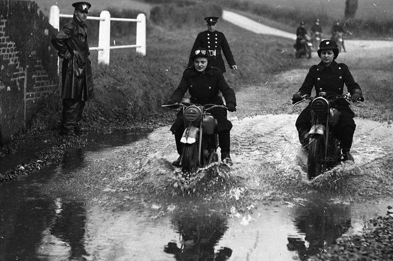 Women training at the N.Fs motorcycle school, November 1942