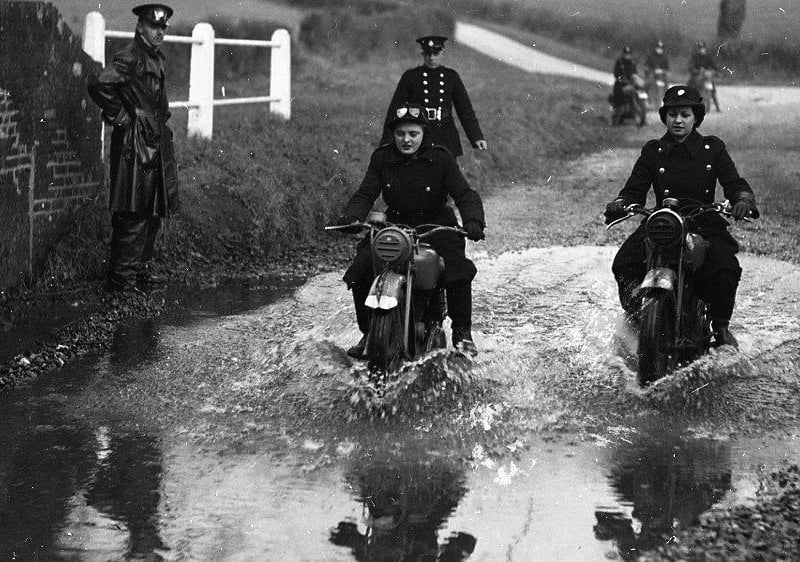 Women training at the N.Fs motorcycle school, November 1942
