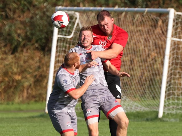 Seagull (red) v Gosham. Picture by Kevin Shipp