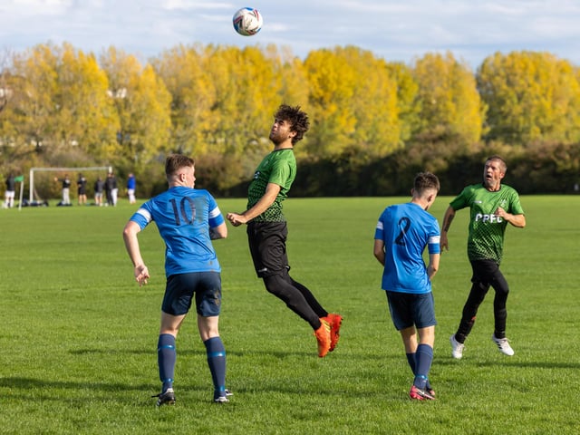 Bulldog (blue) v Portsmouth Parks. Picture: Mike Cooter