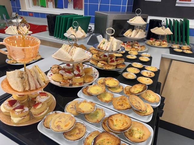 Purbrook Park School Year 10 GCSE Hospitality Pupils catering