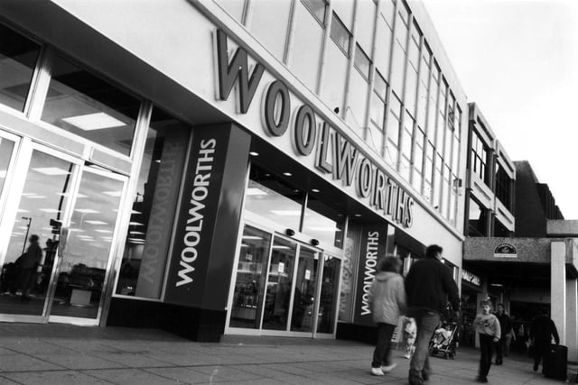 Remember Woolworths? Here is a picture of the old store in West Street, Fareham in April 1994.
