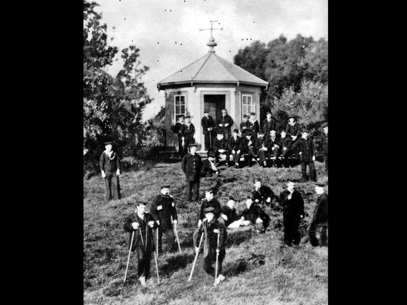 Haslar Hospital circa 1897. Convalescing sailors with clay pipes