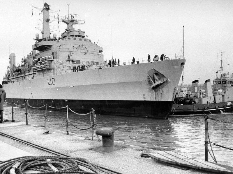 HMS Fearless arrives in Portsmouth Harbour after returning from Lebanon in 1984. The News PP4727