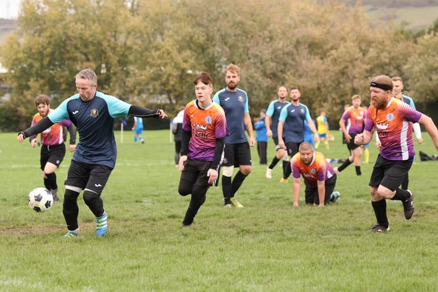 Fundraising (blue) v King George Rovers. Picture by Kevin Shipp
