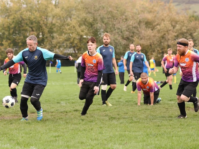 Fundraising (blue) v King George Rovers. Picture by Kevin Shipp