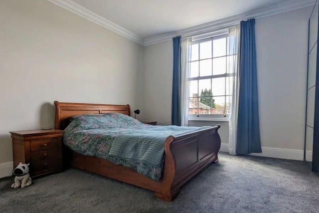 This house is located near public transport links including Gosport Ferry.